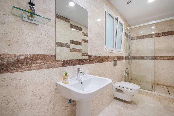 Image No.17-5 Bed Villa for sale