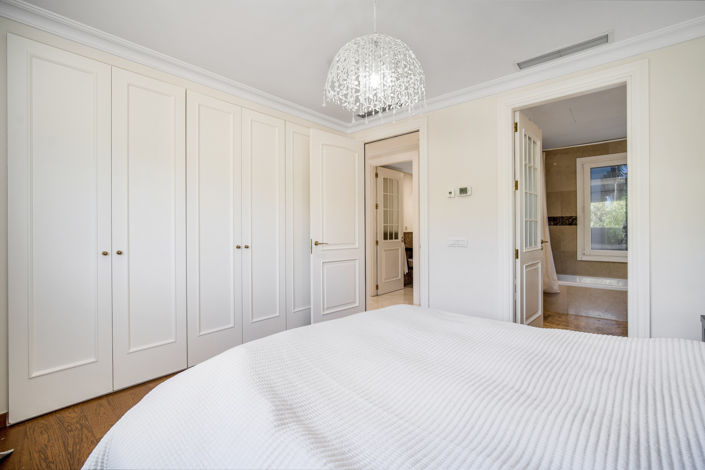 Image No.6-5 Bed Villa for sale