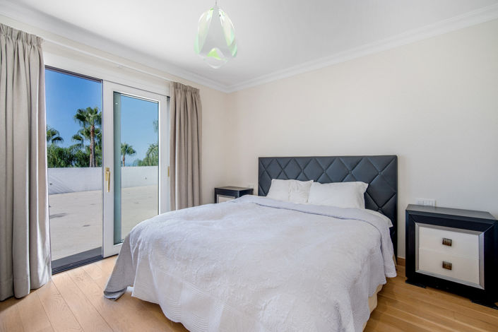 Image No.8-5 Bed Villa for sale