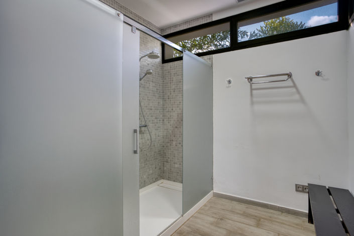 Image No.16-4 Bed Property for sale