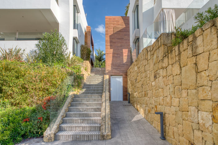 Image No.29-4 Bed Property for sale