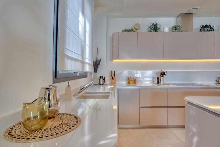 Image No.6-4 Bed Property for sale