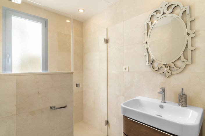 Image No.17-5 Bed Villa for sale