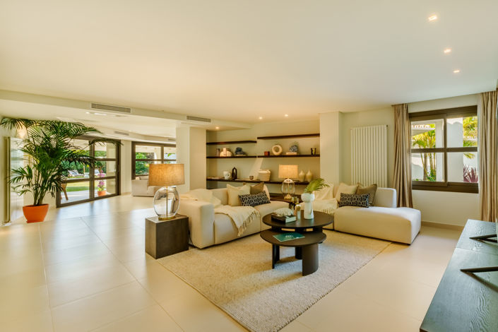 Image No.2-5 Bed Villa for sale