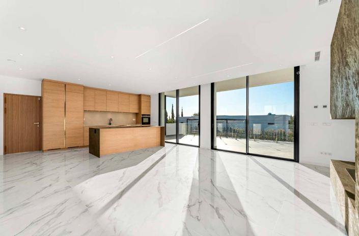 Image No.9-6 Bed Villa for sale