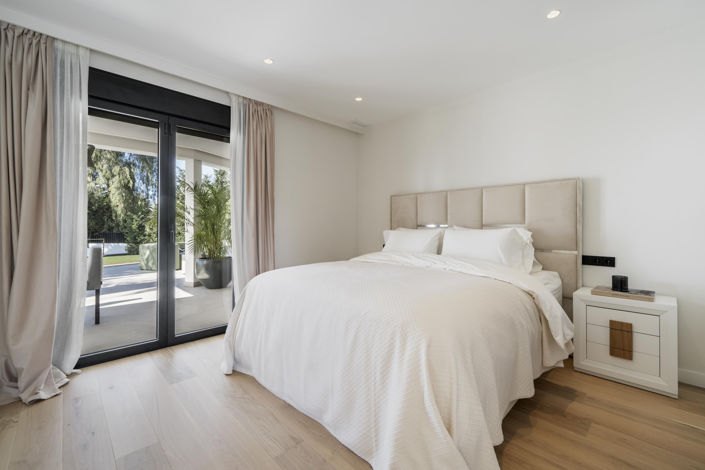 Image No.17-5 Bed Villa for sale