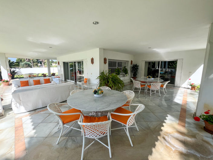 Image No.12-8 Bed Villa for sale