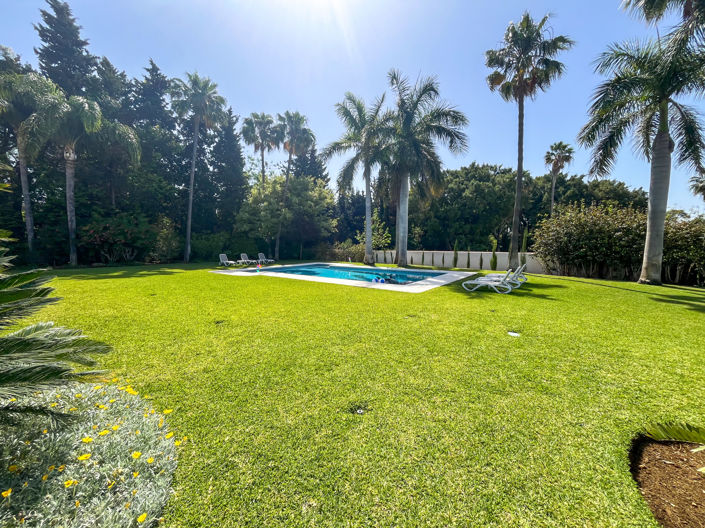 Image No.13-8 Bed Villa for sale