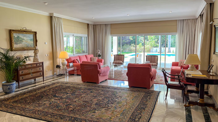 Image No.3-8 Bed Villa for sale