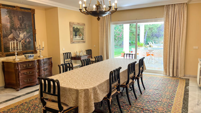 Image No.5-8 Bed Villa for sale