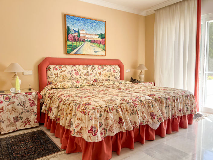 Image No.6-8 Bed Villa for sale