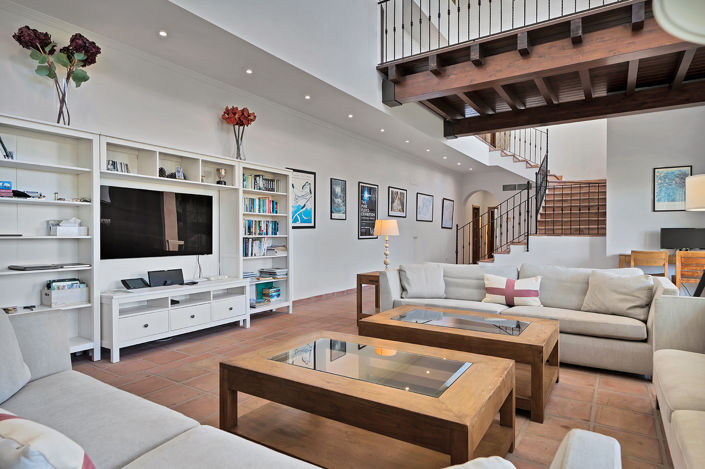 Image No.2-5 Bed Villa for sale