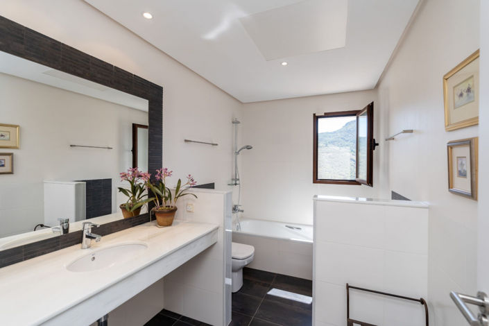 Image No.18-4 Bed Villa for sale