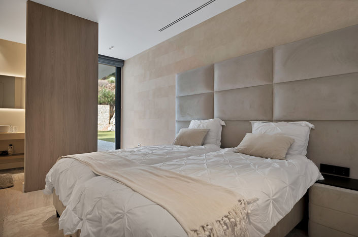 Image No.15-7 Bed Villa for sale