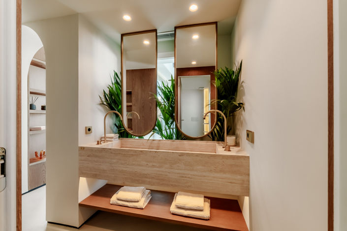 Image No.12-3 Bed Property for sale