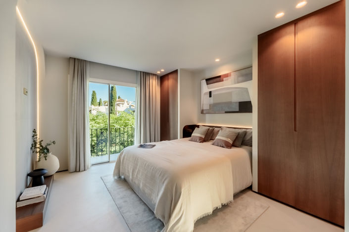 Image No.17-3 Bed Property for sale