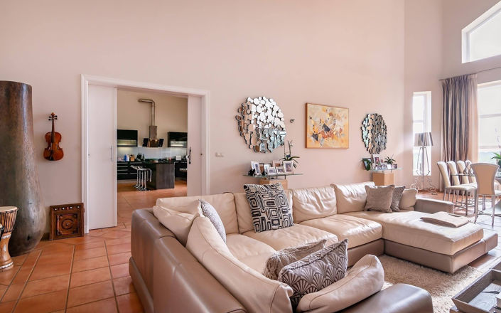 Image No.2-6 Bed Villa for sale