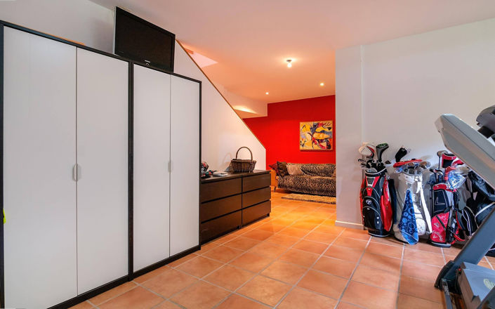 Image No.26-6 Bed Villa for sale