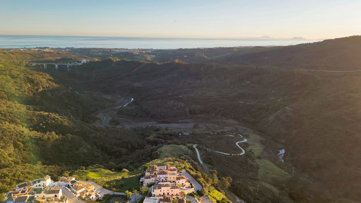 Image No.23-4 Bed Townhouse for sale