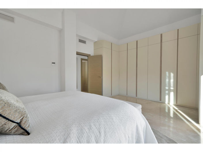 Image No.10-4 Bed Villa for sale