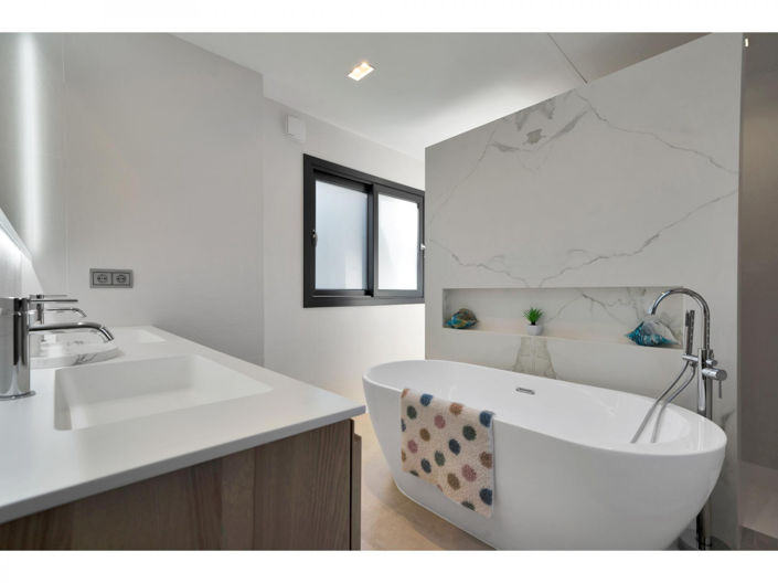 Image No.13-4 Bed Villa for sale