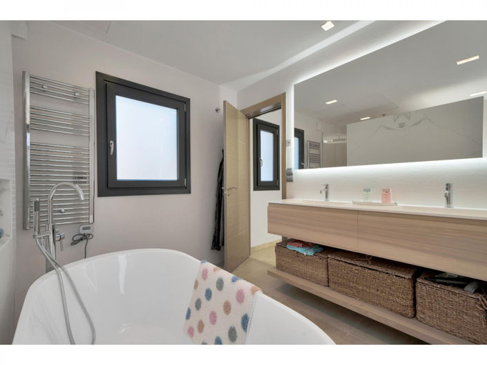 Image No.14-4 Bed Villa for sale