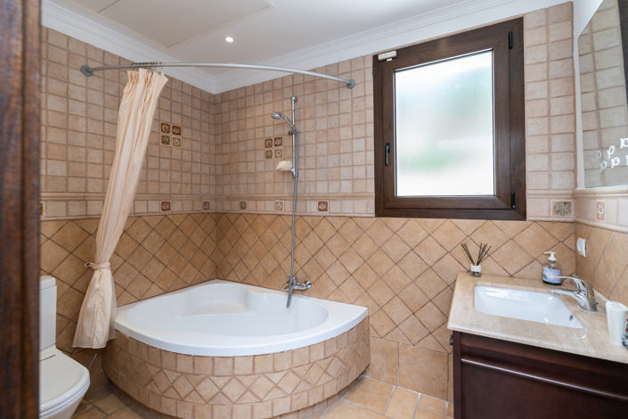 Image No.11-6 Bed Villa for sale