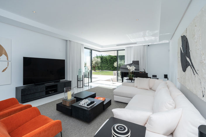 Image No.3-5 Bed Villa for sale