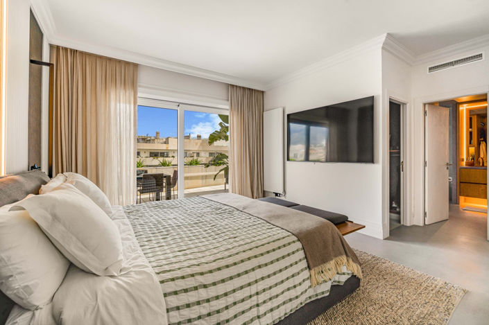 Image No.11-4 Bed Property for sale