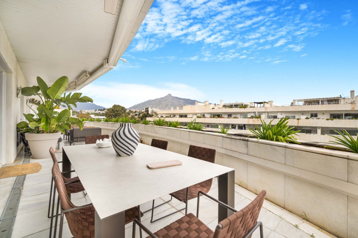 Image No.32-4 Bed Property for sale