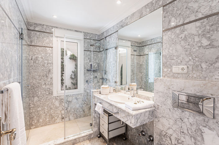 Image No.15-5 Bed Villa for sale