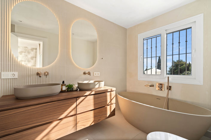 Image No.13-3 Bed Townhouse for sale