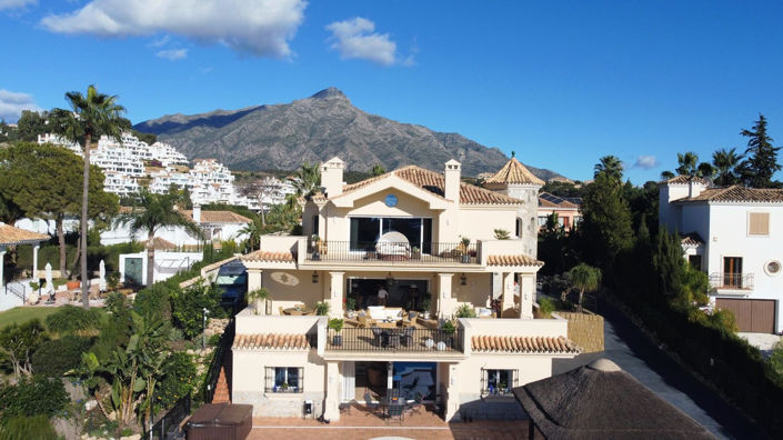 Image No.1-4 Bed Villa for sale
