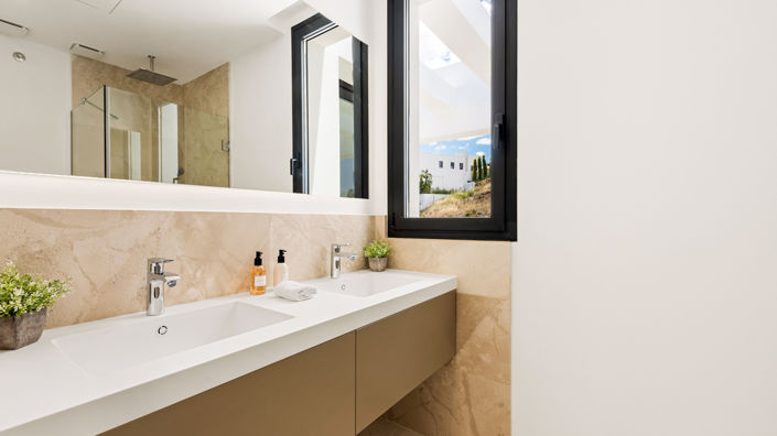 Image No.15-5 Bed Villa for sale