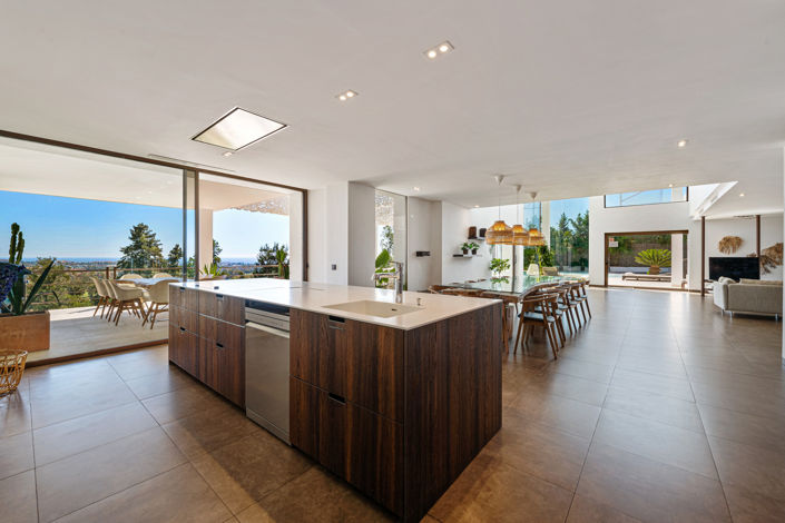 Image No.5-8 Bed Villa for sale