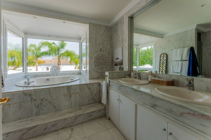 Image No.13-5 Bed Villa for sale