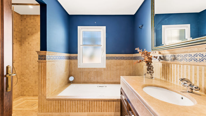 Image No.12-5 Bed Villa for sale