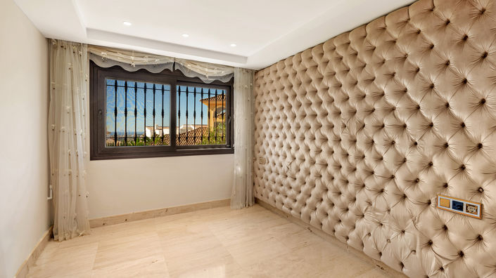 Image No.15-7 Bed Villa for sale