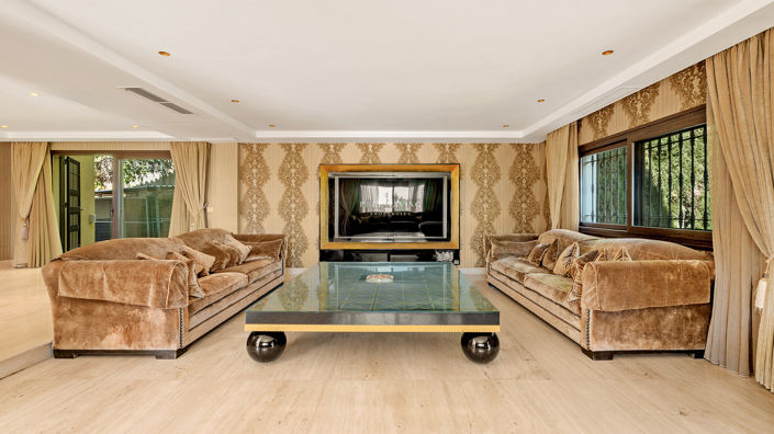 Image No.2-7 Bed Villa for sale