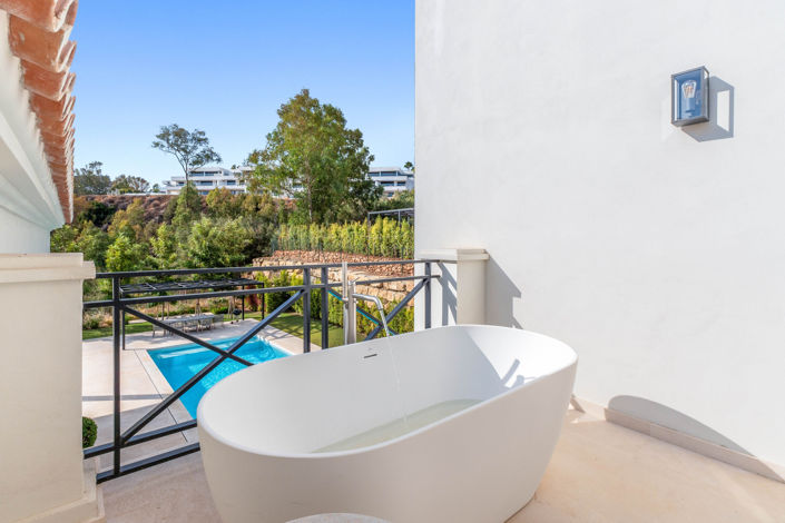 Image No.15-5 Bed Villa for sale