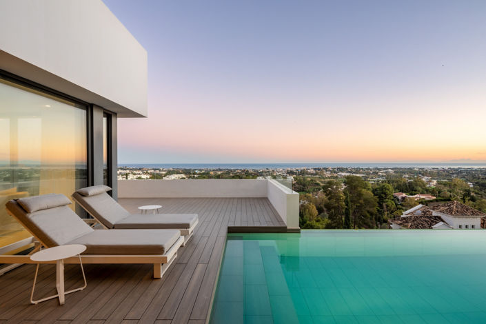 Image No.1-4 Bed Villa for sale