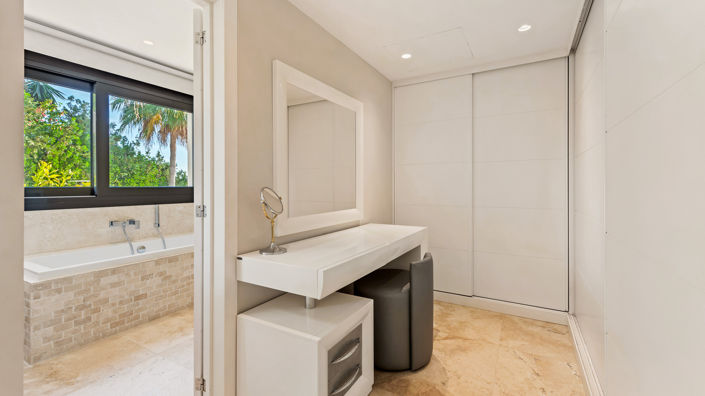 Image No.12-5 Bed Villa for sale