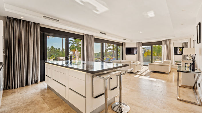 Image No.8-5 Bed Villa for sale