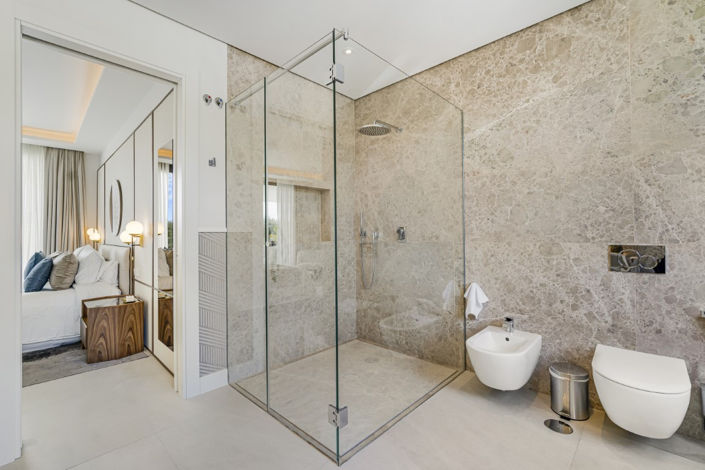 Image No.12-6 Bed Villa for sale