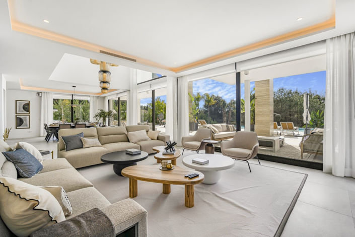 Image No.2-6 Bed Villa for sale