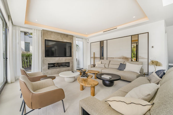 Image No.3-6 Bed Villa for sale