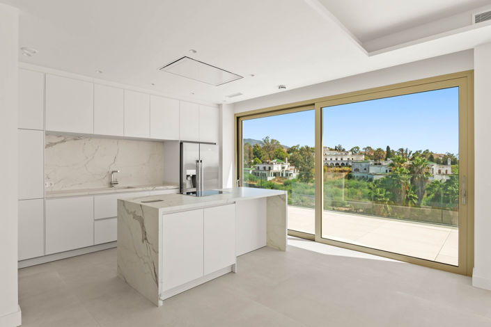 Image No.5-3 Bed Property for sale