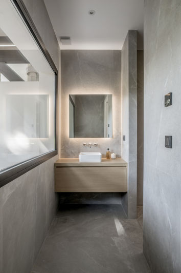 Image No.20-3 Bed Apartment for sale