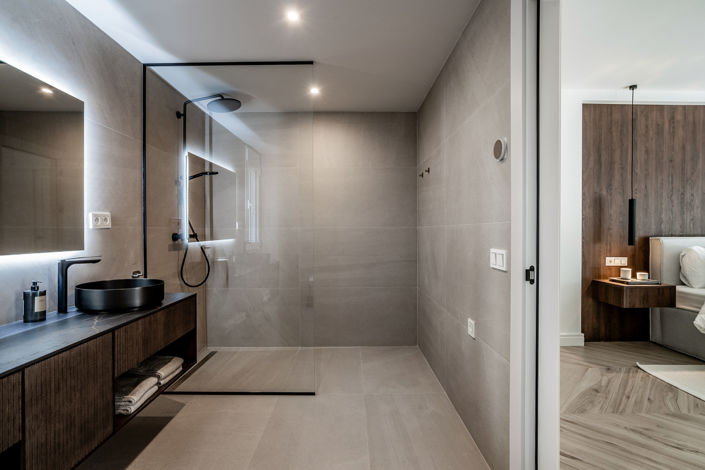 Image No.14-4 Bed Property for sale