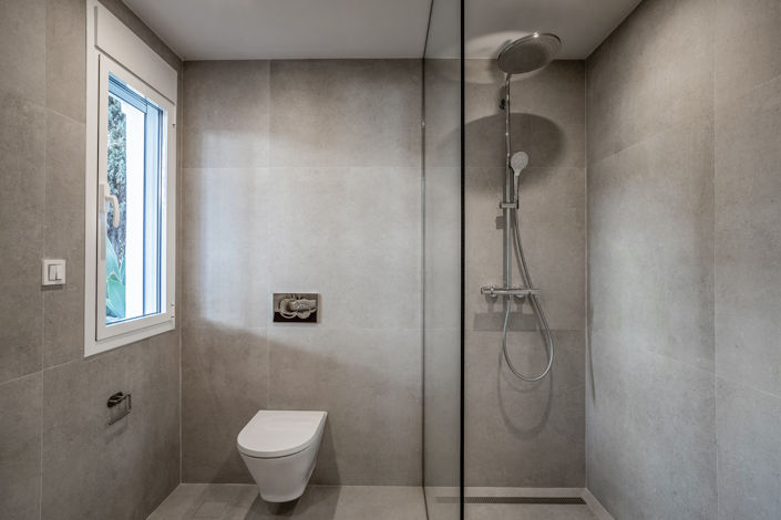 Image No.17-4 Bed Property for sale